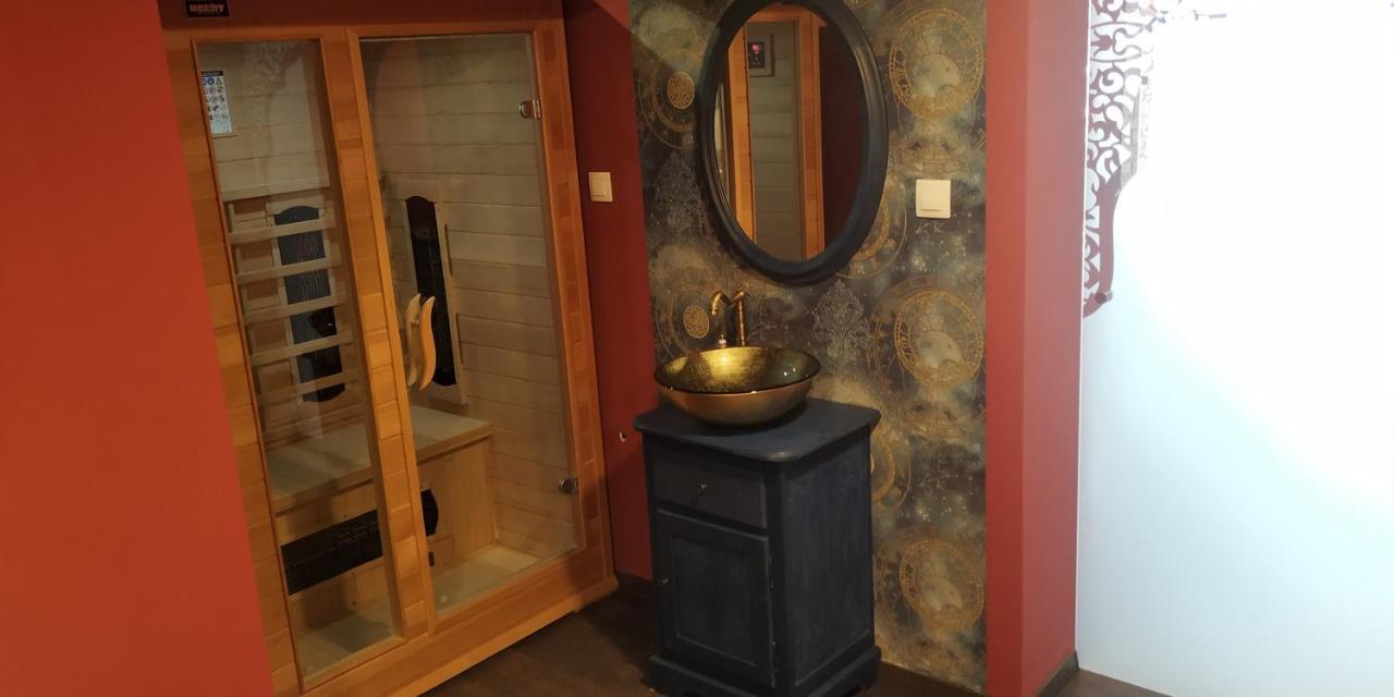 Guest House Romantika Panzio Gyula Extérieur photo