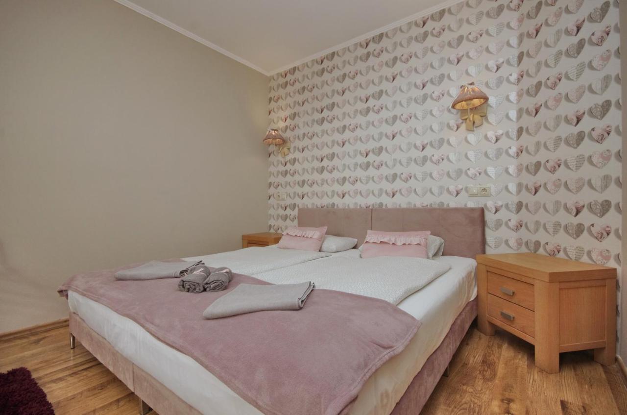 Guest House Romantika Panzio Gyula Extérieur photo