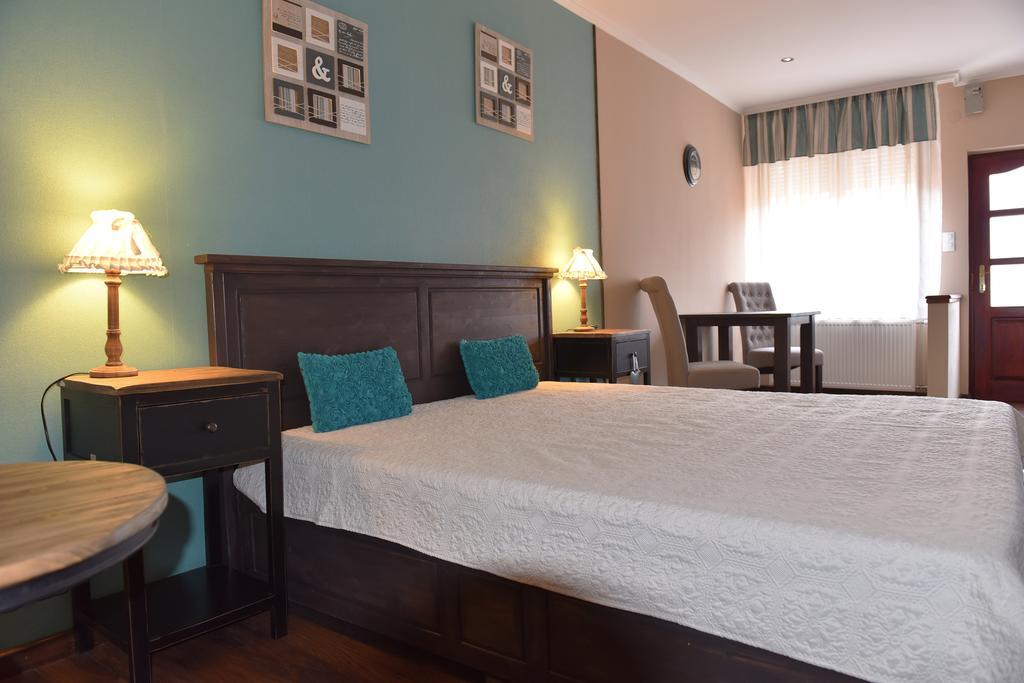 Guest House Romantika Panzio Gyula Chambre photo